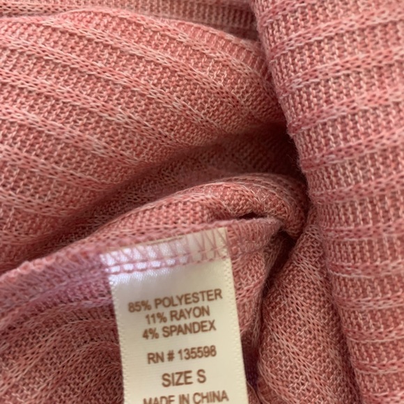 Woman’s LongSleeve Button down Top - Picture 2 of 2